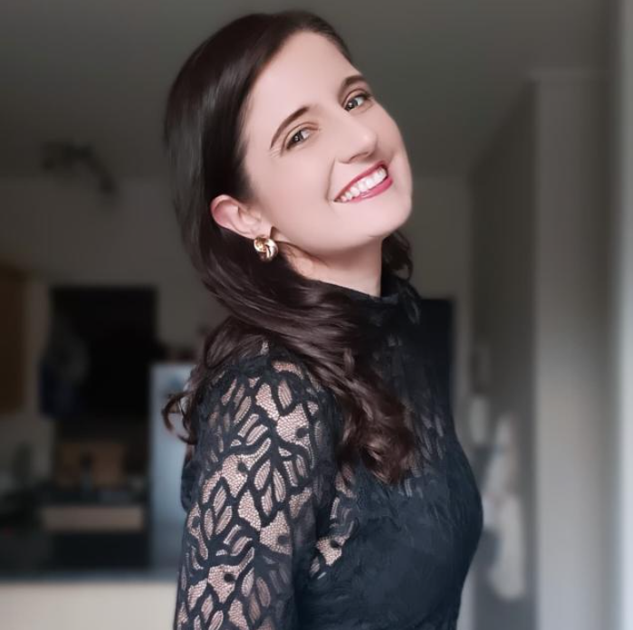 Corlia Wilkens - Afrikaans Comedian